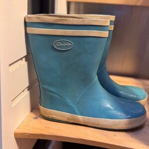 KKomforMe youth size 5 rain boots